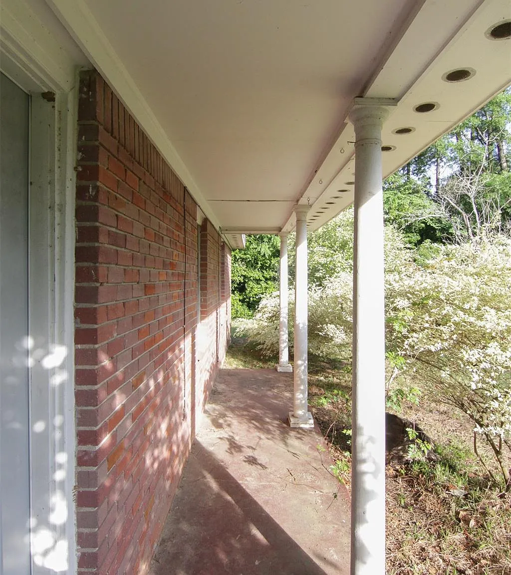 3 bed, 1.0 bath, 1296 sqft, $1,375 — Photo 3