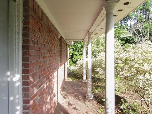 3rd image of 3610 W Davis St