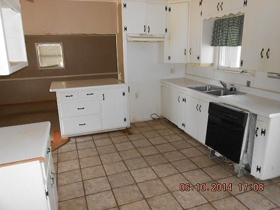 4th image of 708 Carlisle Dr