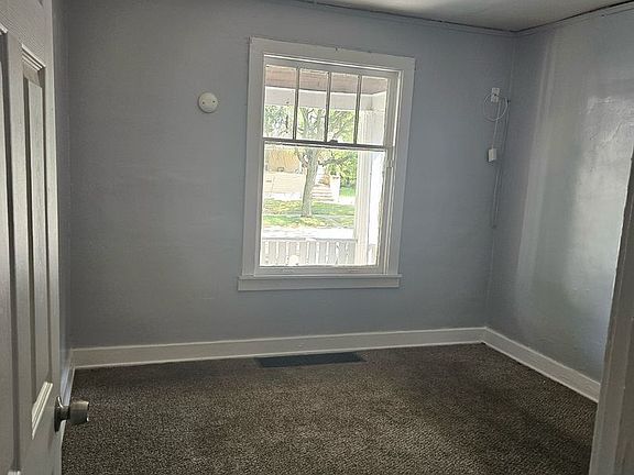 4th image of 15597 La Salle Blvd