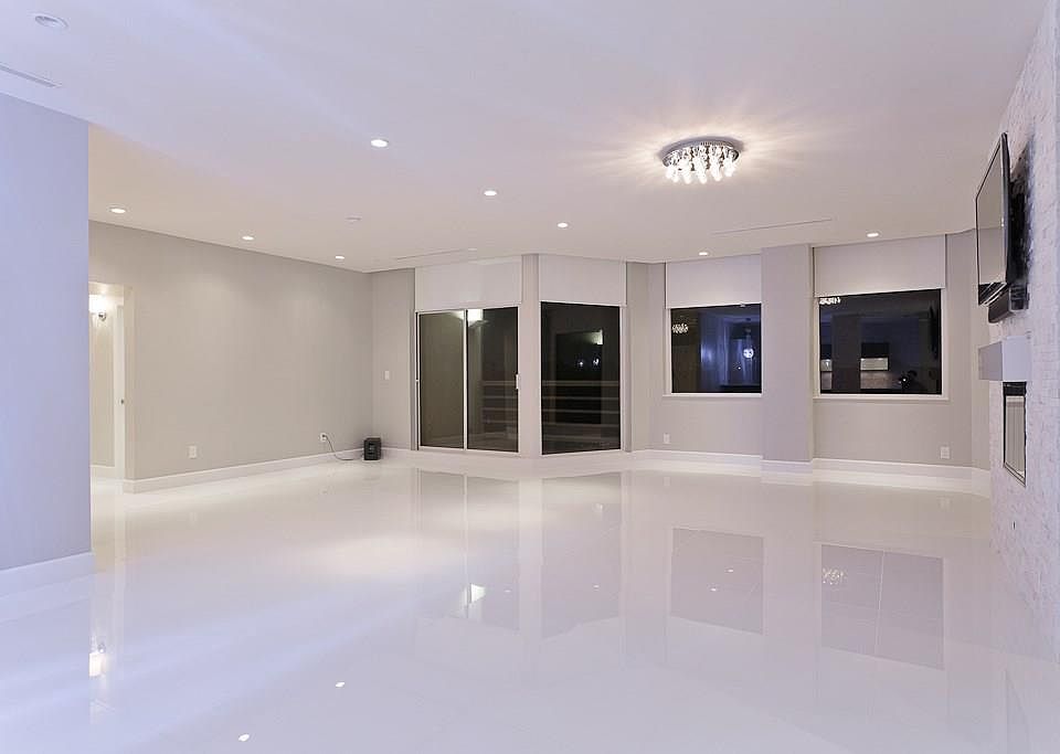 1st image of 4950 Woodway Dr Penthouse 1