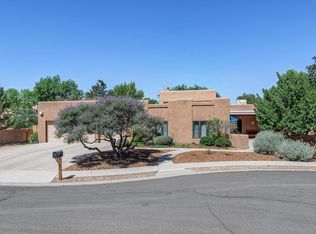2405 Calle De Panza NW, Albuquerque, NM 87104