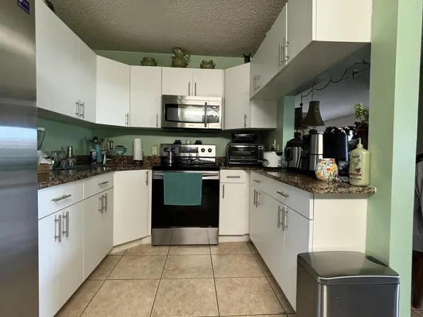 518 Shady Pine Way #A-2, Greenacres, FL 33415