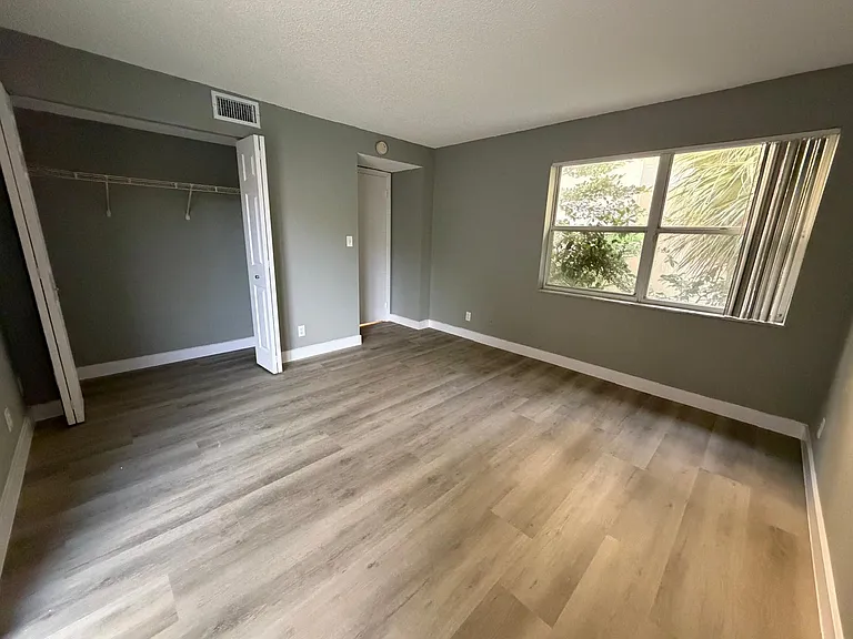 7670 Westwood Dr #715 — Photo 4