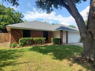 1806 Maplelawn St, Taylor, TX 76574