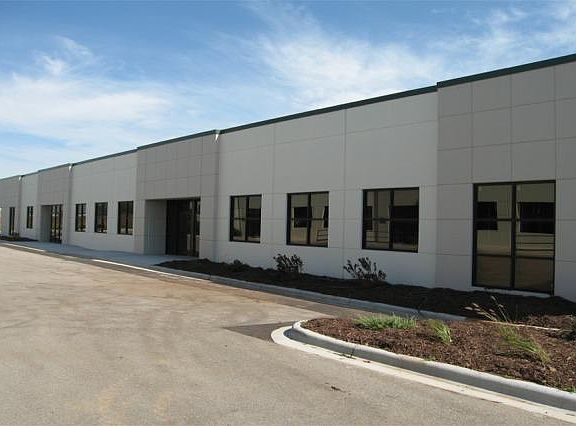 5th image of 700 Veterans Pkwy Unit 206