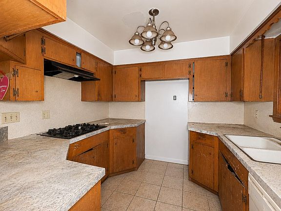 4th image of 315 Deepgrove Dr