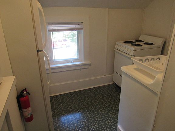5th image of 532 Oak St APT C