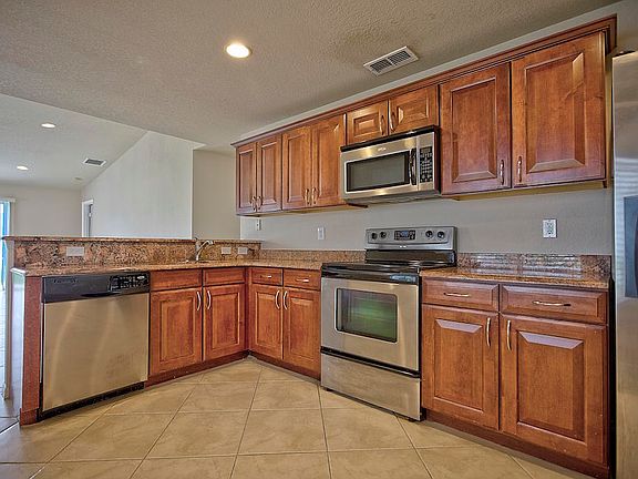 5th image of 2158 SW Newport Isles Blvd