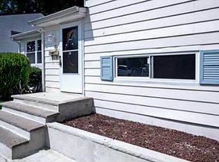 17 Campbell Dr, Parlin, NJ 08859