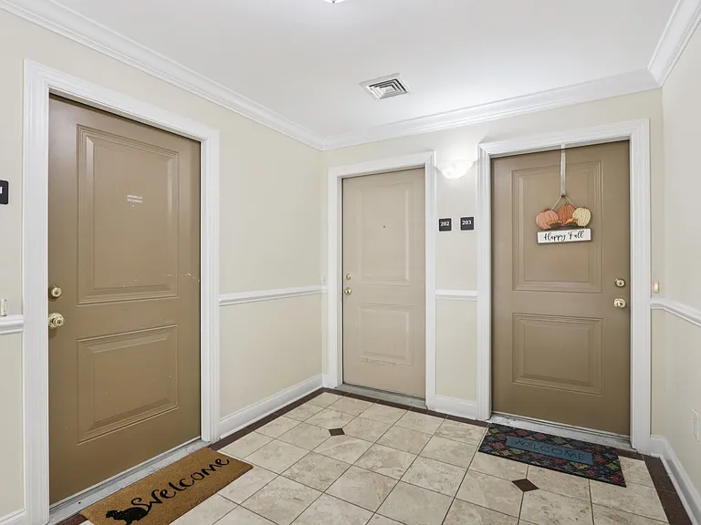 Summit Ridge Luxury Apartments — Photo 61