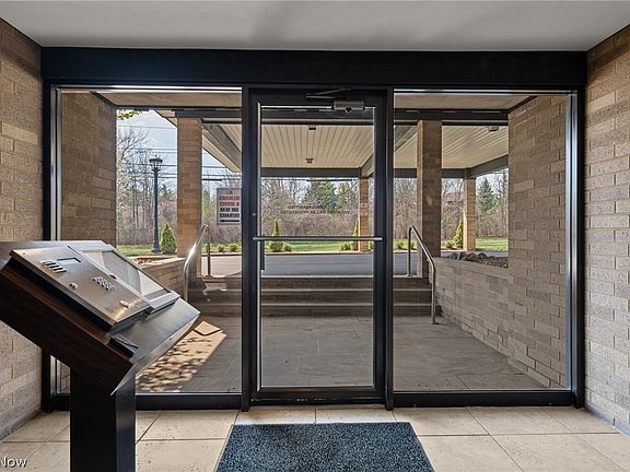 3rd image of 25805 Fairmount Blvd APT 304