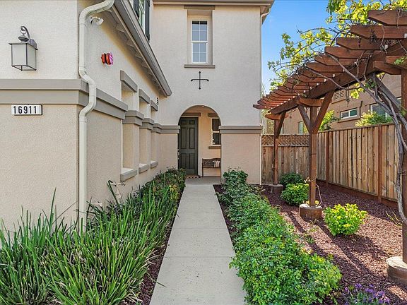 3rd image of 16911 Grapevine Ct