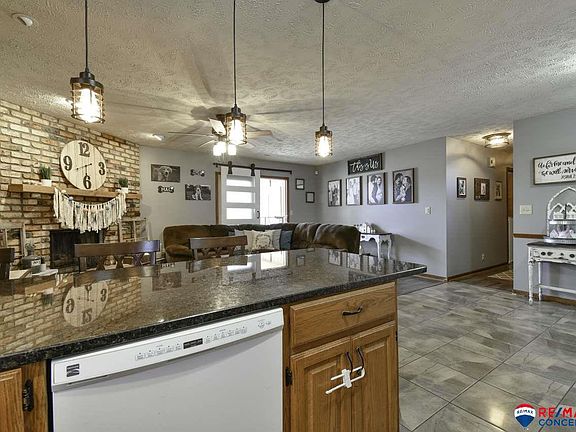 3rd image of 641 Lakeshore Dr