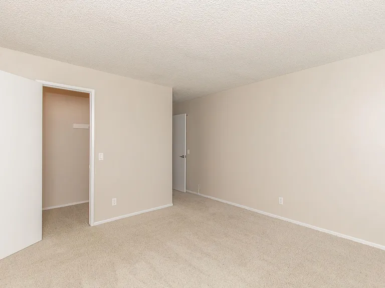 Arbor Court Apartment Homes — Photo 15