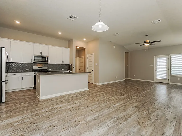 9410 Novacek Blvd — Photo 6