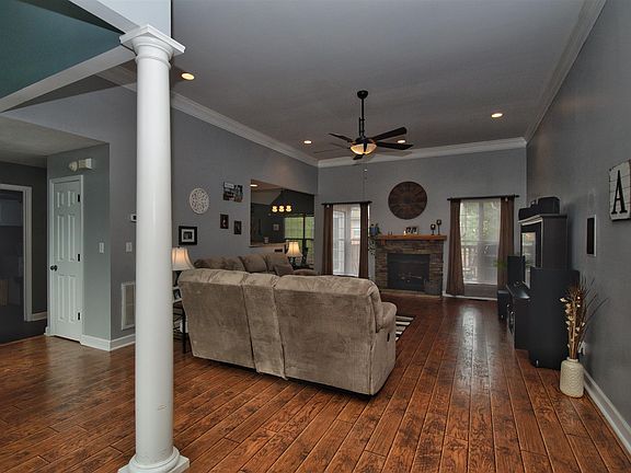 2nd image of 434 Westwood Dr