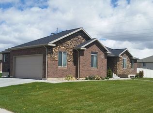 1576 W 1300 N, Clinton, UT 84015