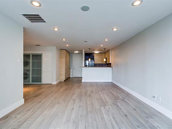 5th image of 3600 Montrose Blvd Unit 503