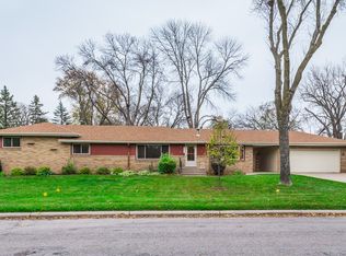 8432 Fairfield Rd N, Brooklyn Park, MN 55444