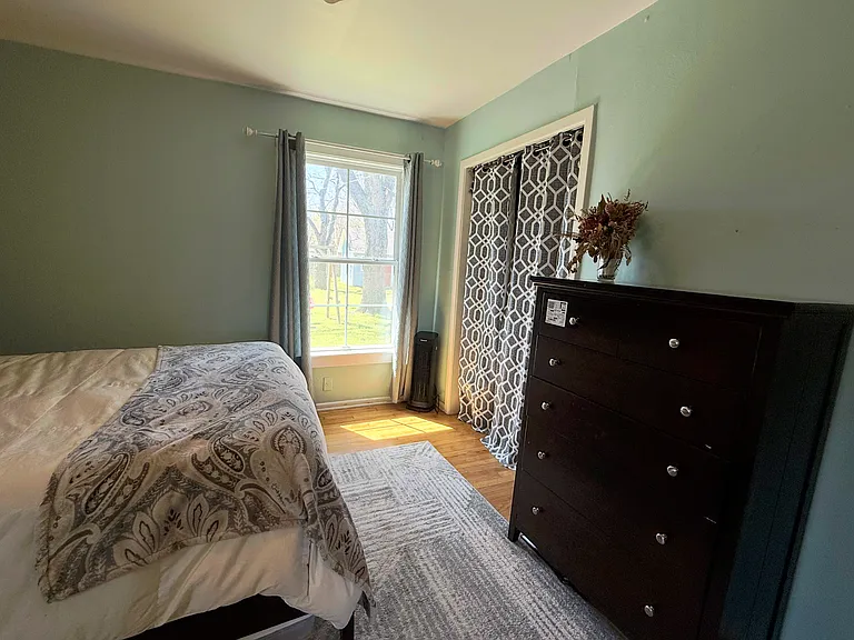 1007 Emery St — Photo 17