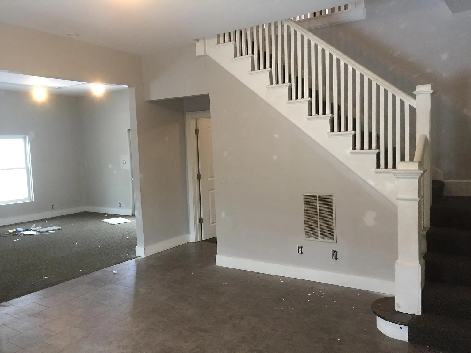 209 N Main St — Photo 1