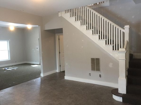 209 N Main St