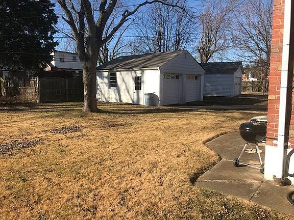 5th image of 7927 Pembroke Dr