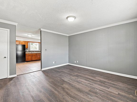 3rd image of 2604 12th Ave