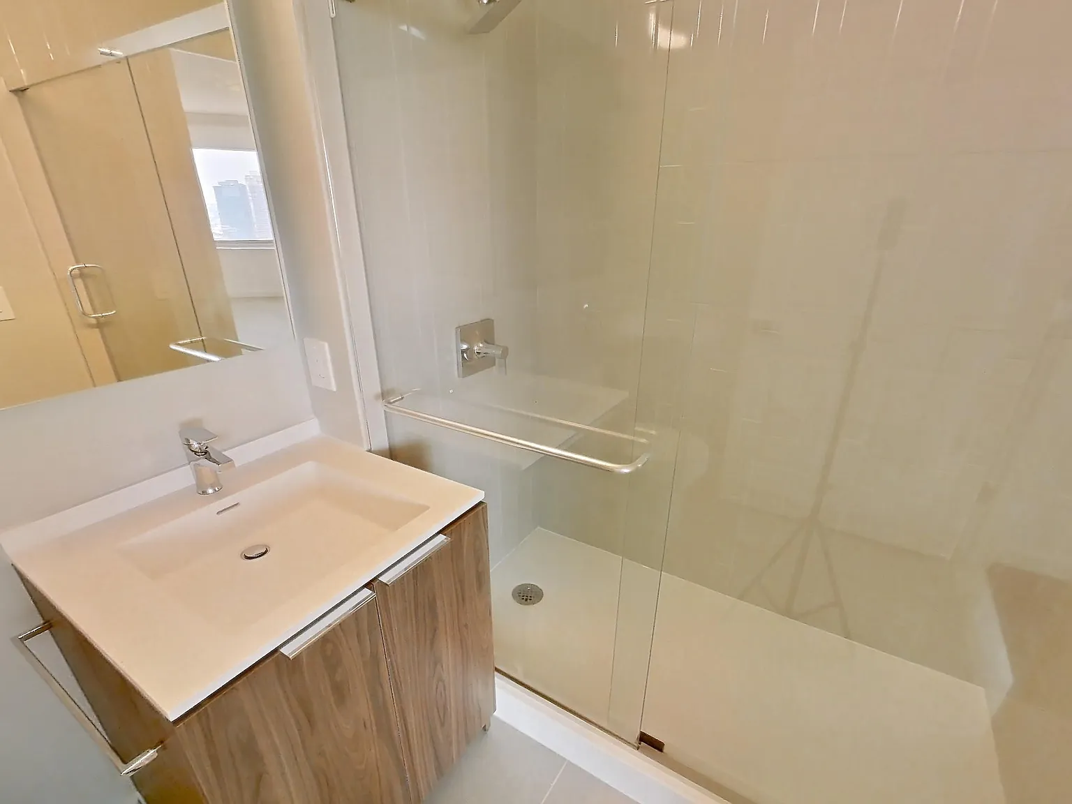 2 bed, 1145 sqft, $5,600 — Photo 3