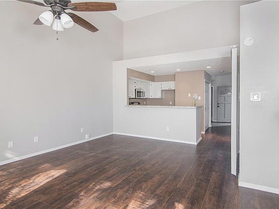 2nd image of 959 Fairbanks Cir