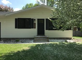 2015 20th Ave S, Grand Forks, ND 58201