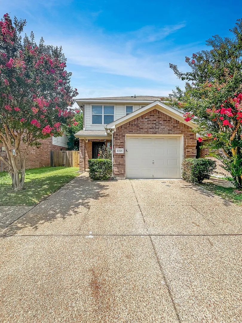 Welcome Home to Comfort and Convenience — Photo 1