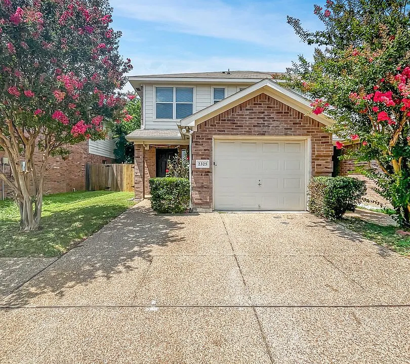 2325 Kingsway Dr