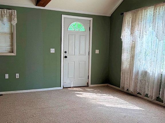 2nd image of 723 9th Ave