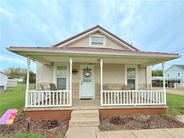 6 7th St, Belpre, OH 45714