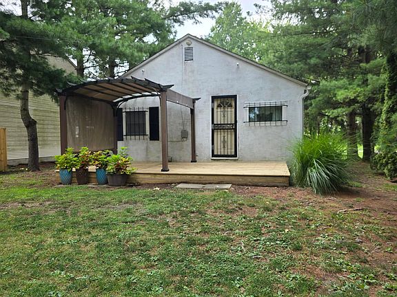 2nd image of 6028 Radekin Rd