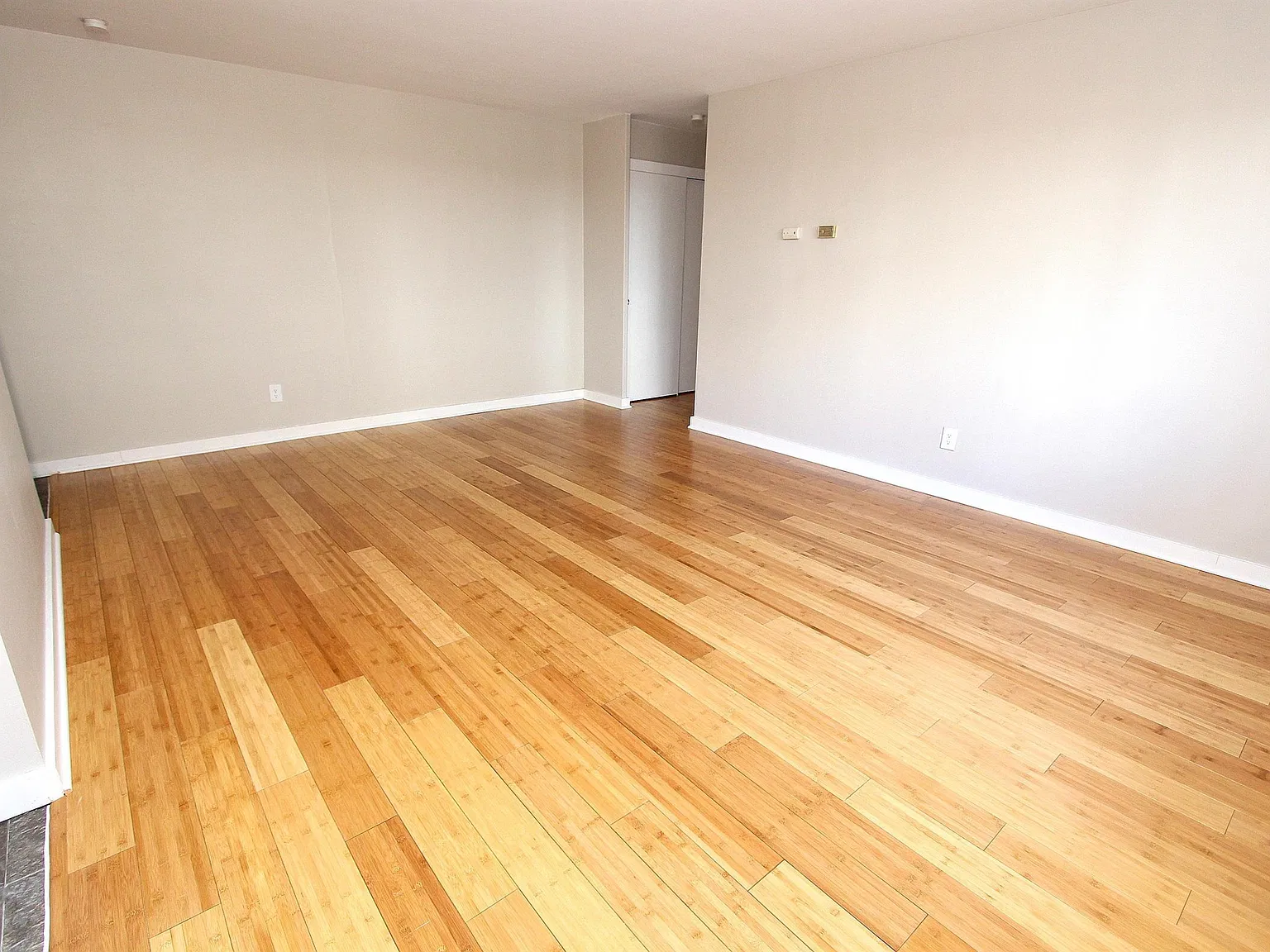 1 bed, 703 sqft, $1,749 — Photo 4