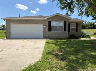 810 Trade Winds Dr, Perryville, MO 63775