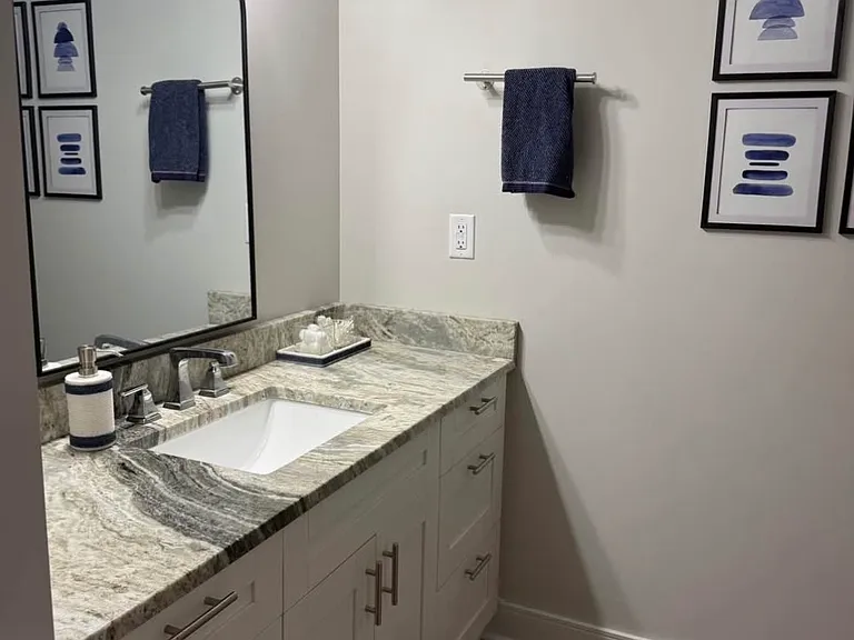 Hampton Cir — Photo 12