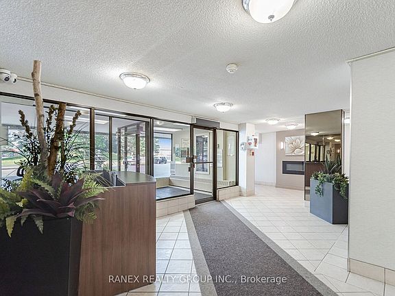 3rd image of 18 Knightsbridge Rd #1105