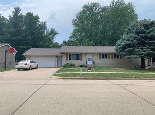 1343 Remer Dr, Le Mars, IA 51031