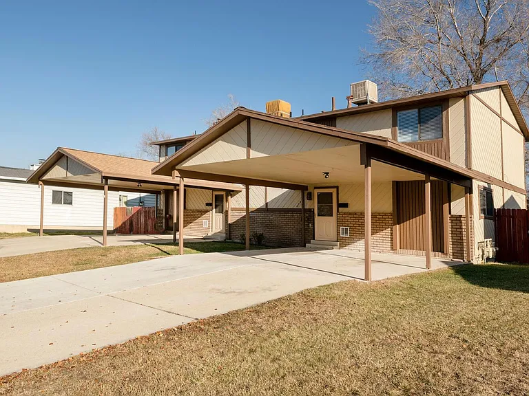 2747 S Sierra Park Cir E — Photo 1