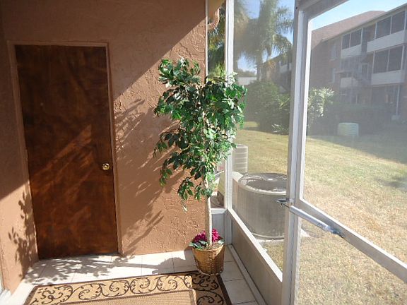 4th image of 264 115th Ave N APT 2