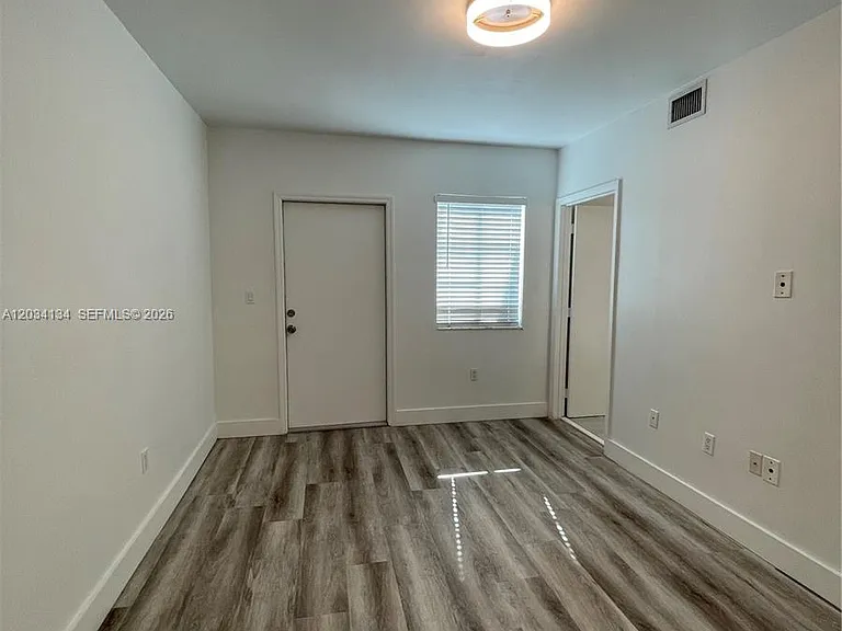 729 Meridian Ave #10 — Photo 17