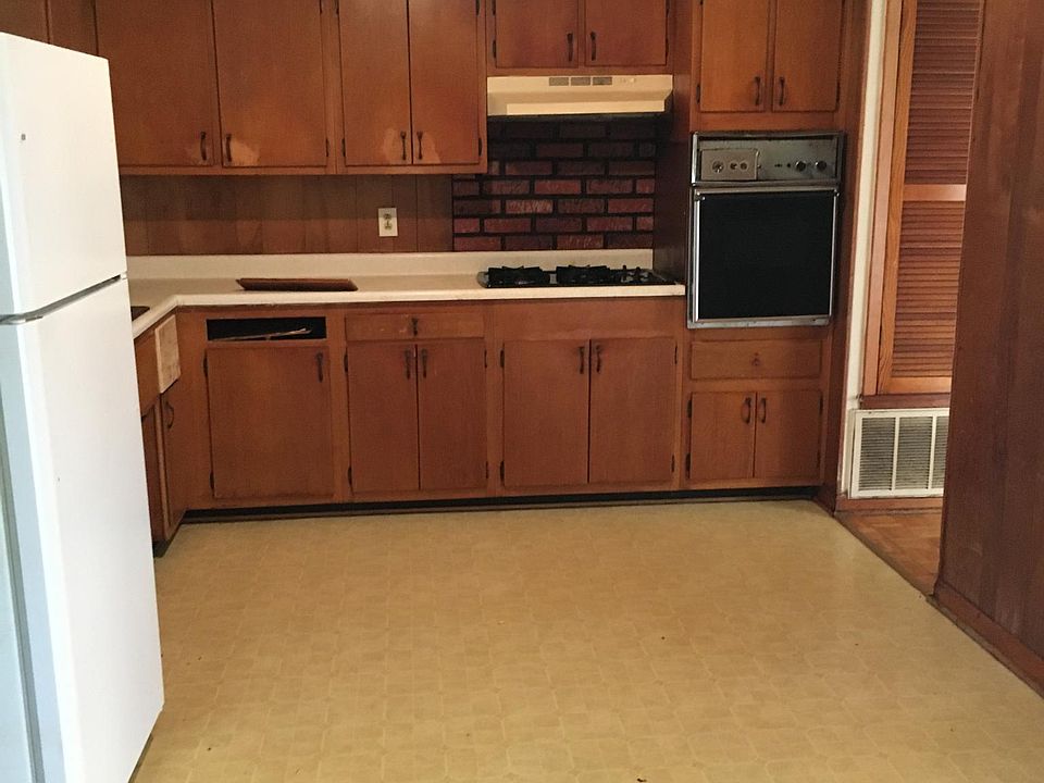 1st image of 2403 Eloise Cir