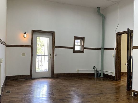 3rd image of 509 1/2 E Cesar E Chavez Ave