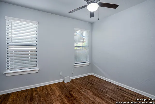 1403 N Ctr — Photo 18