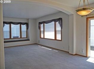 3386 Lake Wood Dr, Eugene, OR 97408