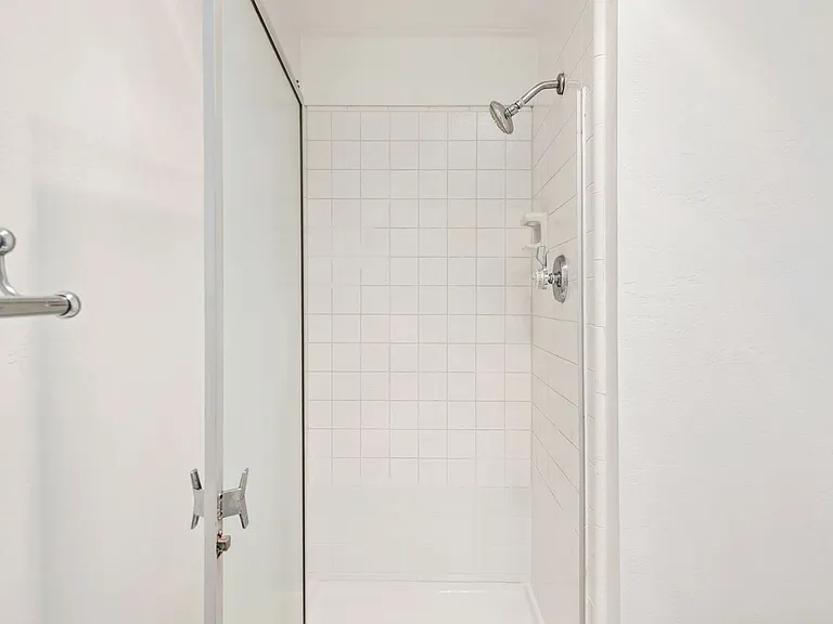 130 W Alamar Ave #3 — Photo 12